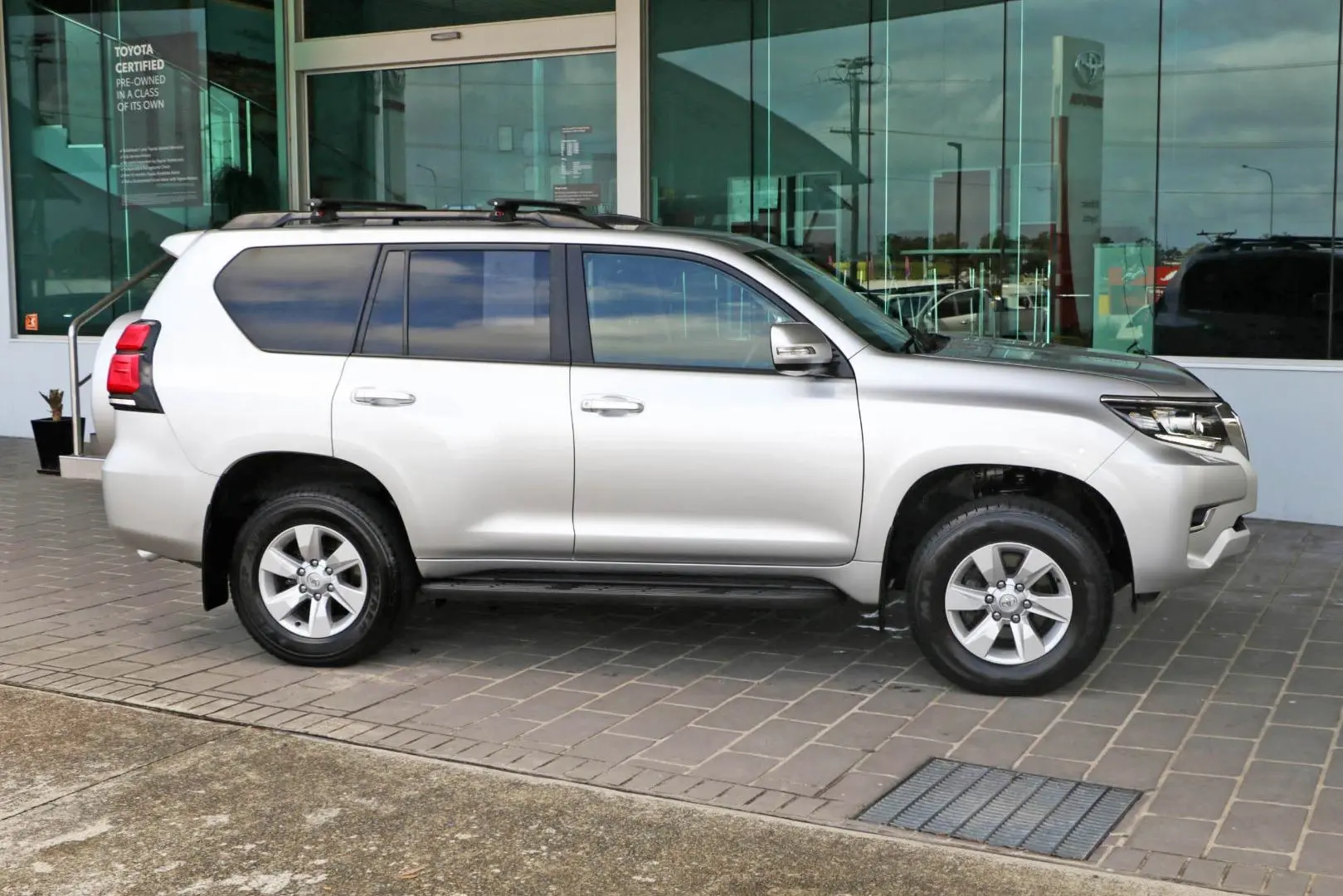 2023 Toyota Landcruiser Prado Gallery Image 5