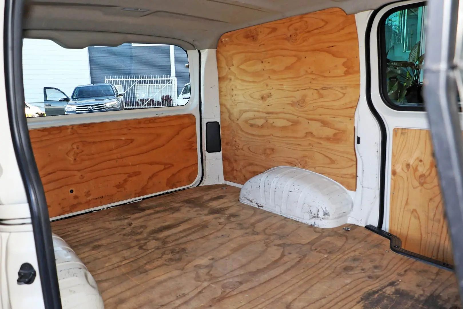 2021 Toyota Hiace Gallery Image 20