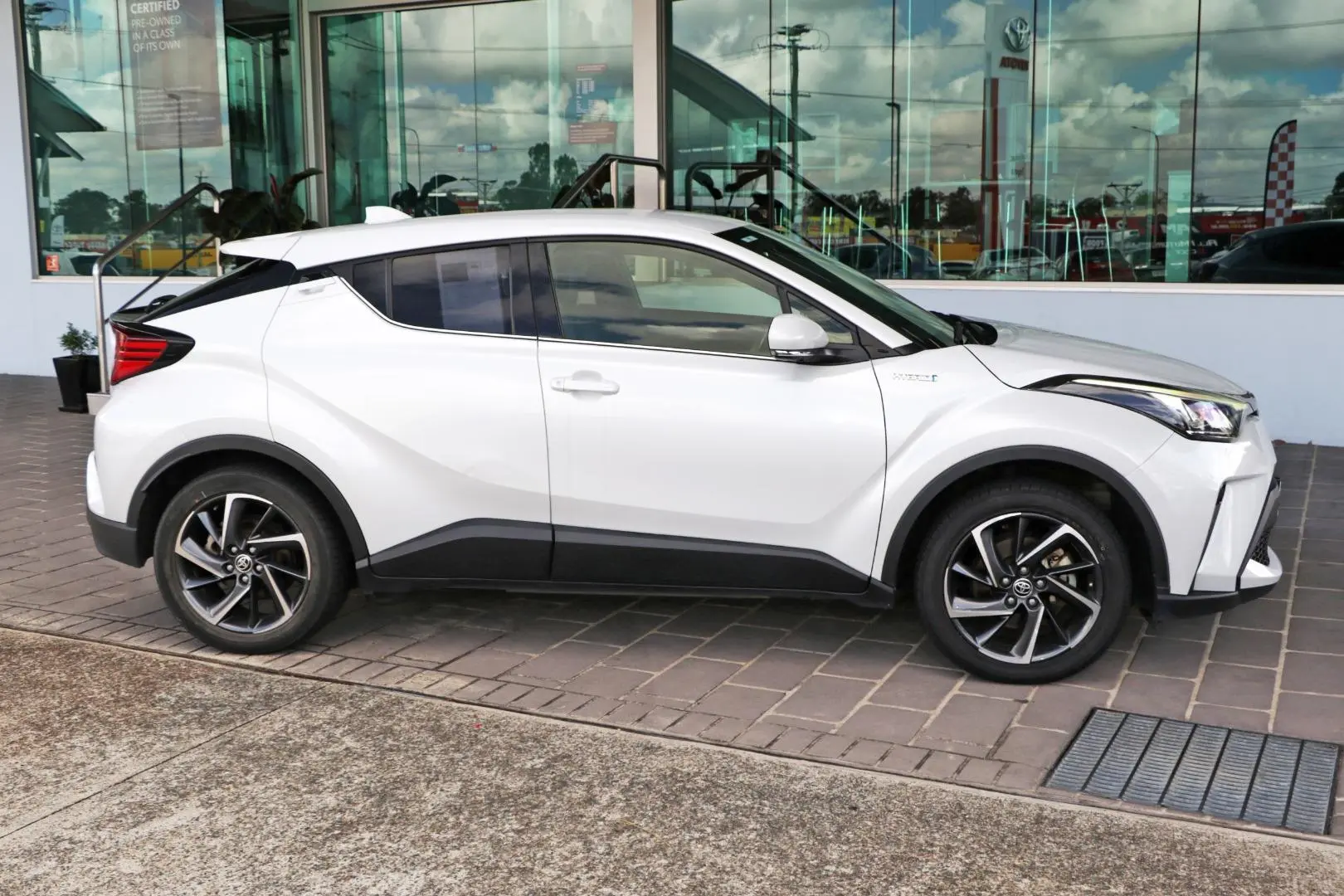 2023 Toyota C-HR Gallery Image 6