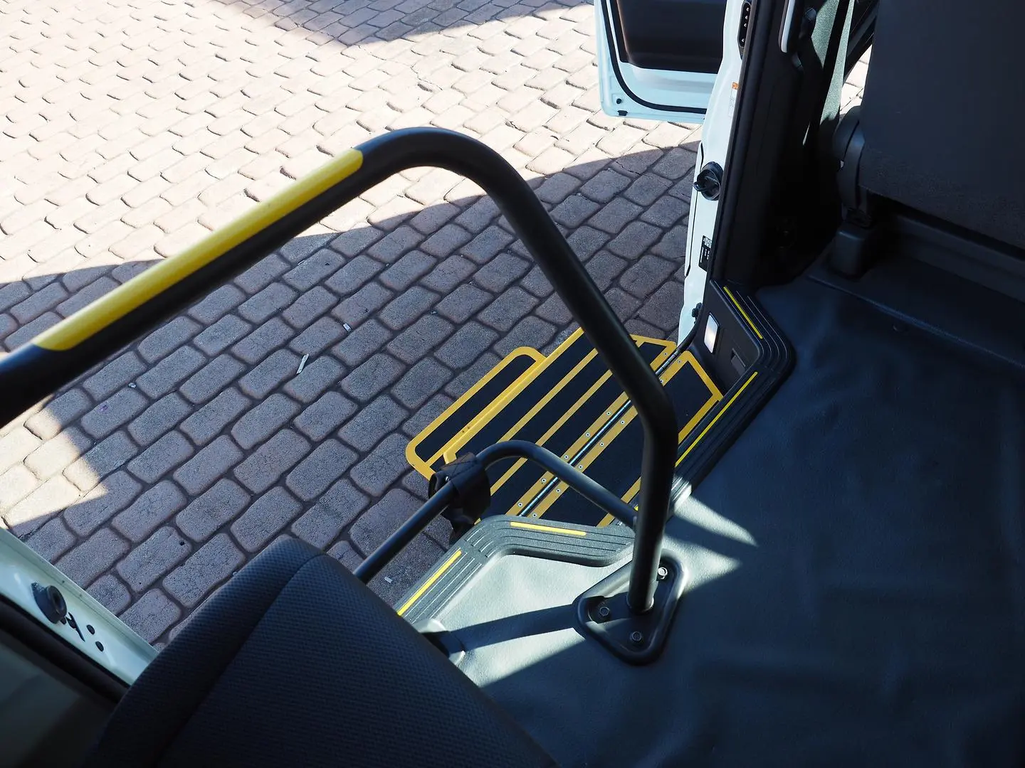 2021 Toyota Hiace Gallery Image 22