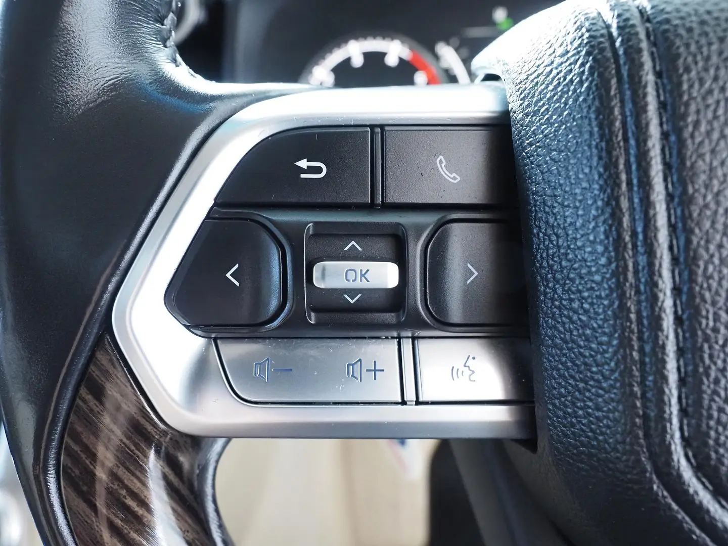 2022 Toyota Landcruiser Gallery Image 22