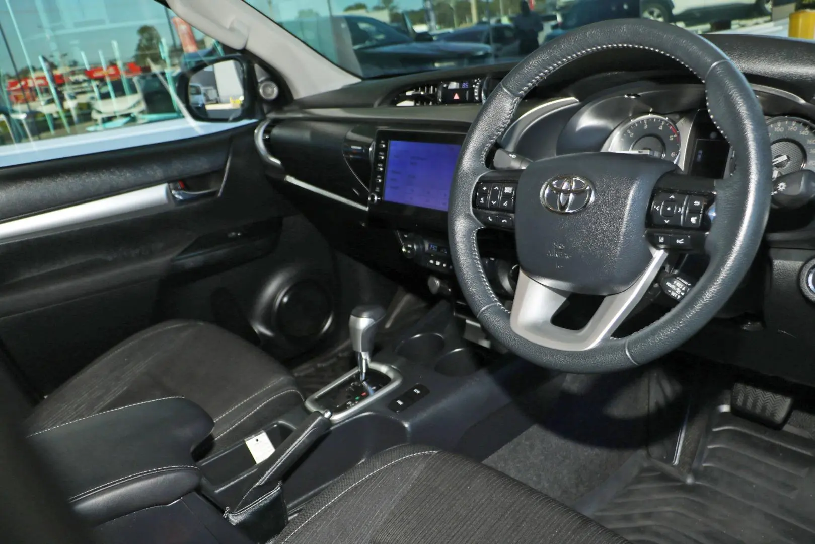 2023 Toyota Hilux Gallery Image 6