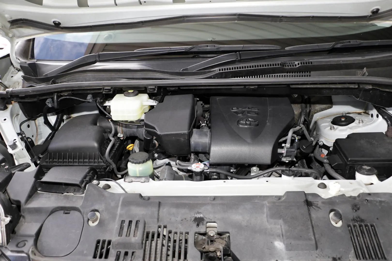 2019 Toyota Hiace Gallery Image 20