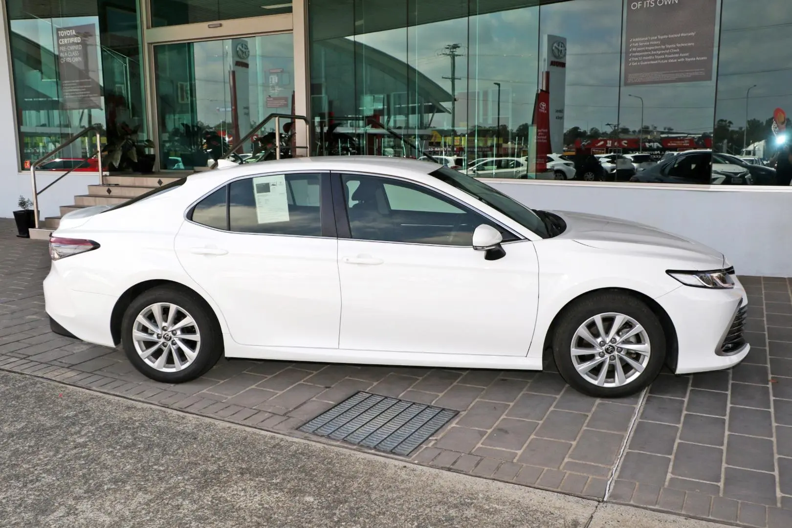 2024 Toyota Camry Gallery Image 6