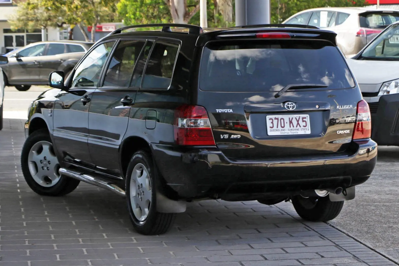 2004 Toyota Kluger Image 2