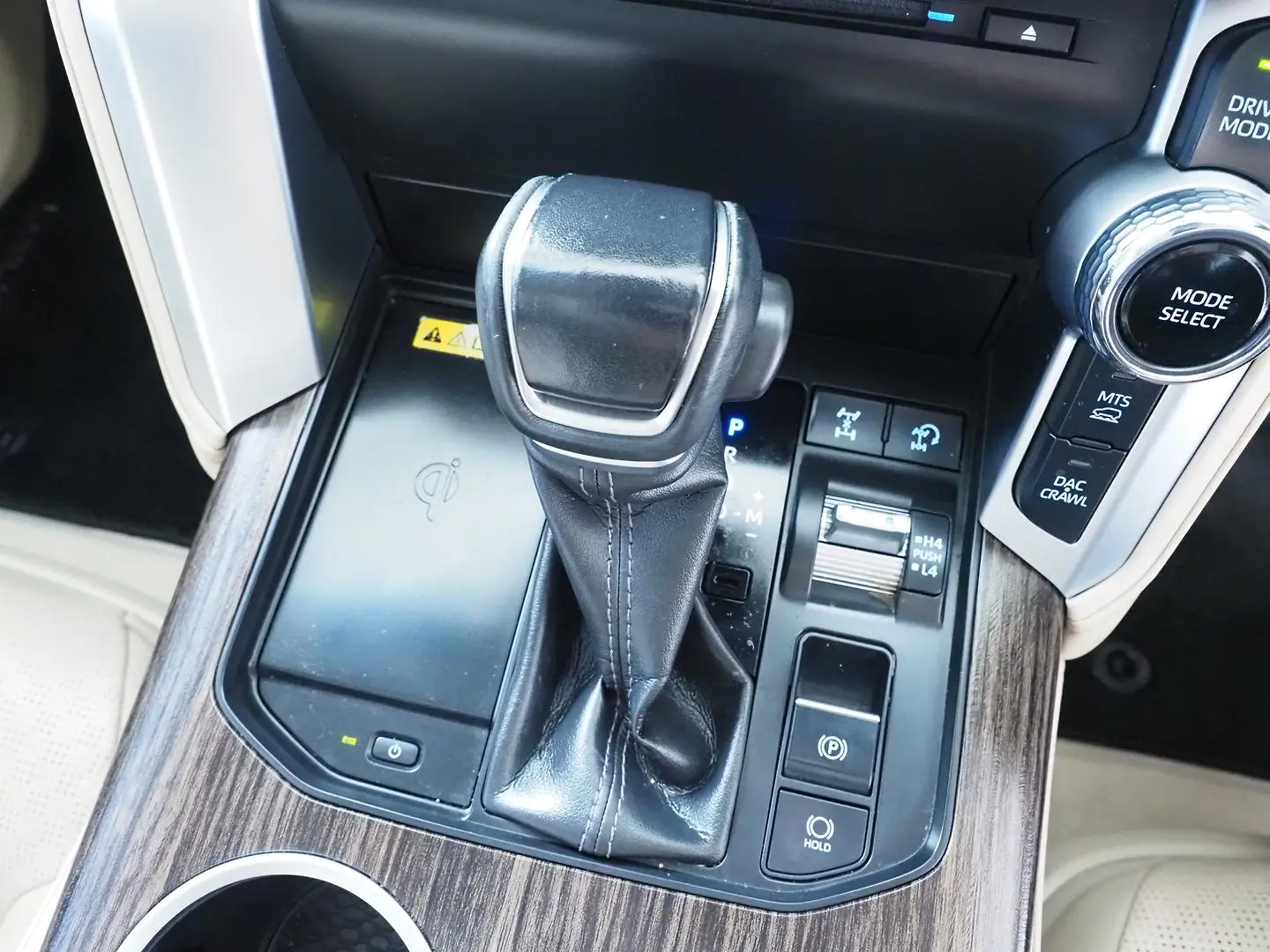 2022 Toyota Landcruiser Gallery Image 25