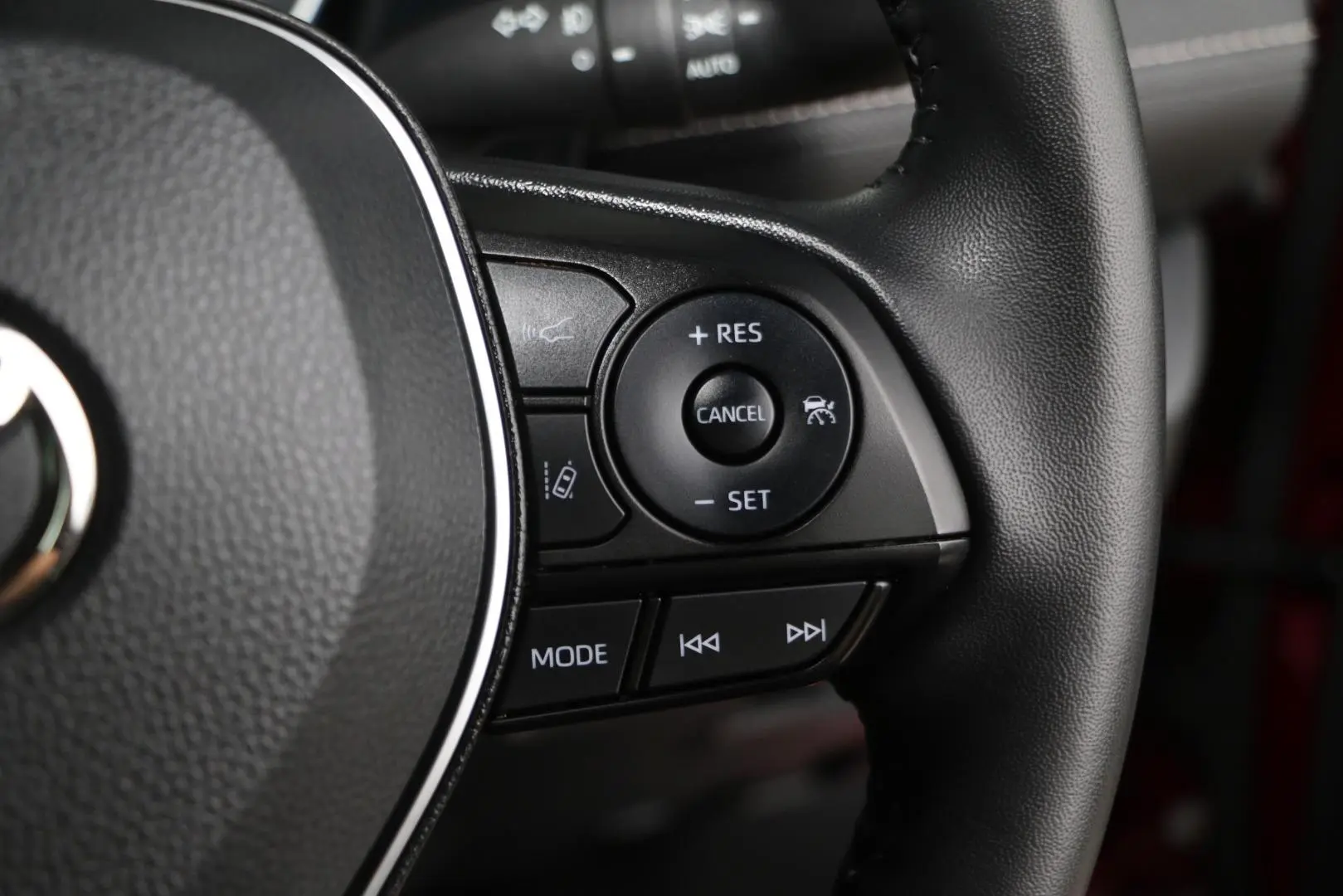 2025 Toyota RAV4 Gallery Image 13