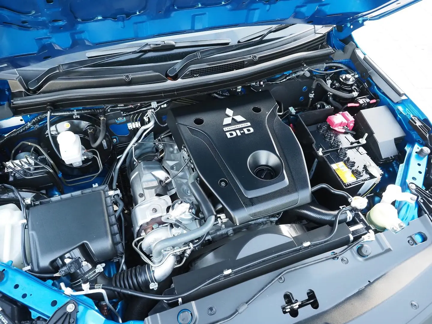 2022 Mitsubishi Triton Gallery Image 5
