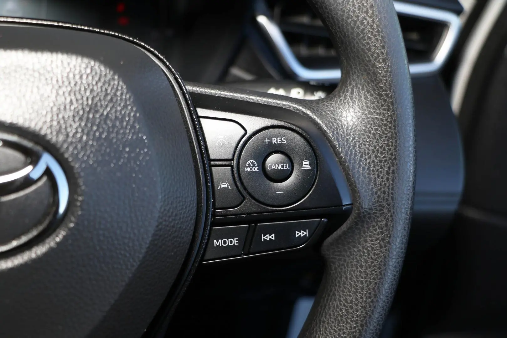 2024 Toyota Corolla Cross Gallery Image 18