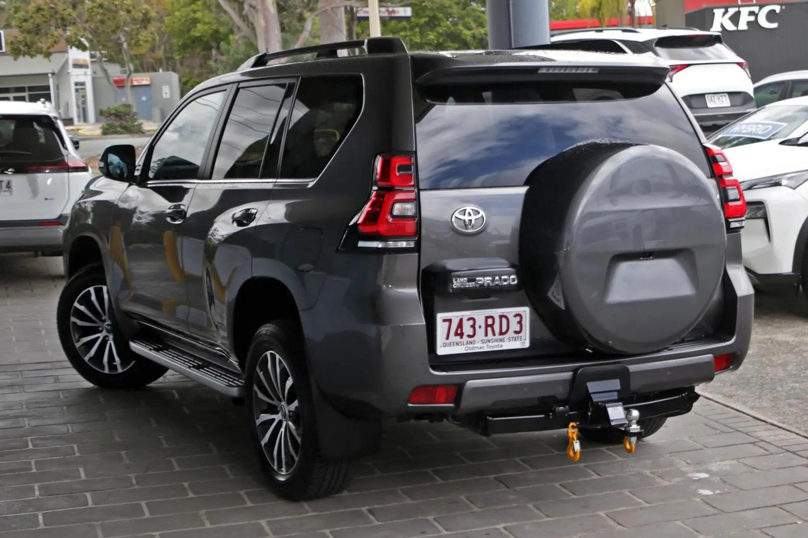 2023 Toyota Landcruiser Prado Gallery Image 3