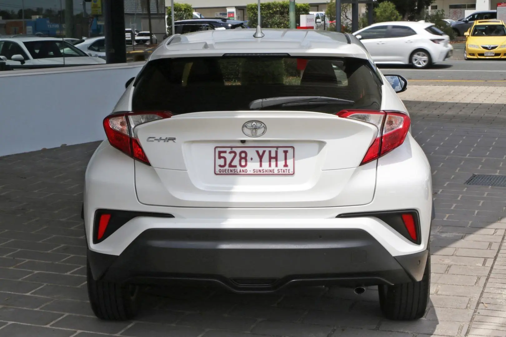 2018 Toyota C-HR Gallery Image 4