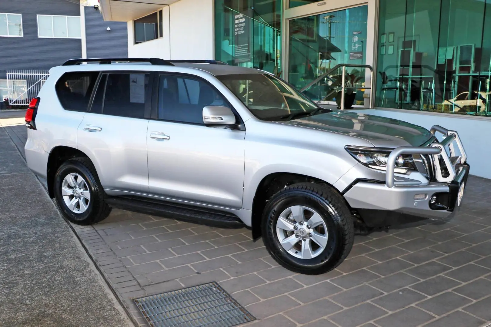 2018 Toyota Landcruiser Prado Gallery Image 5