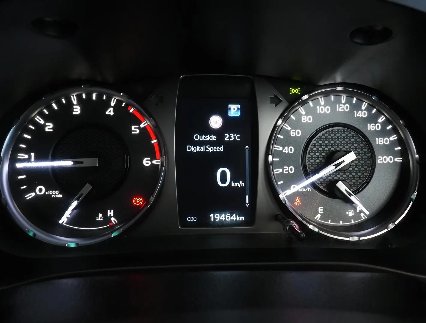 2025 Toyota Hilux Gallery Image 7