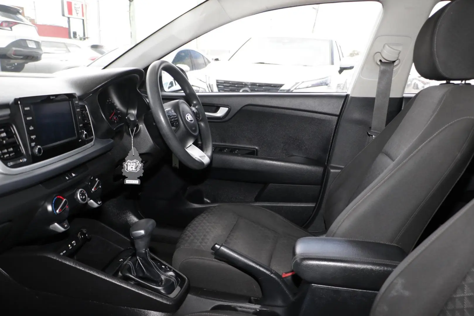2019 Kia Rio Gallery Image 8