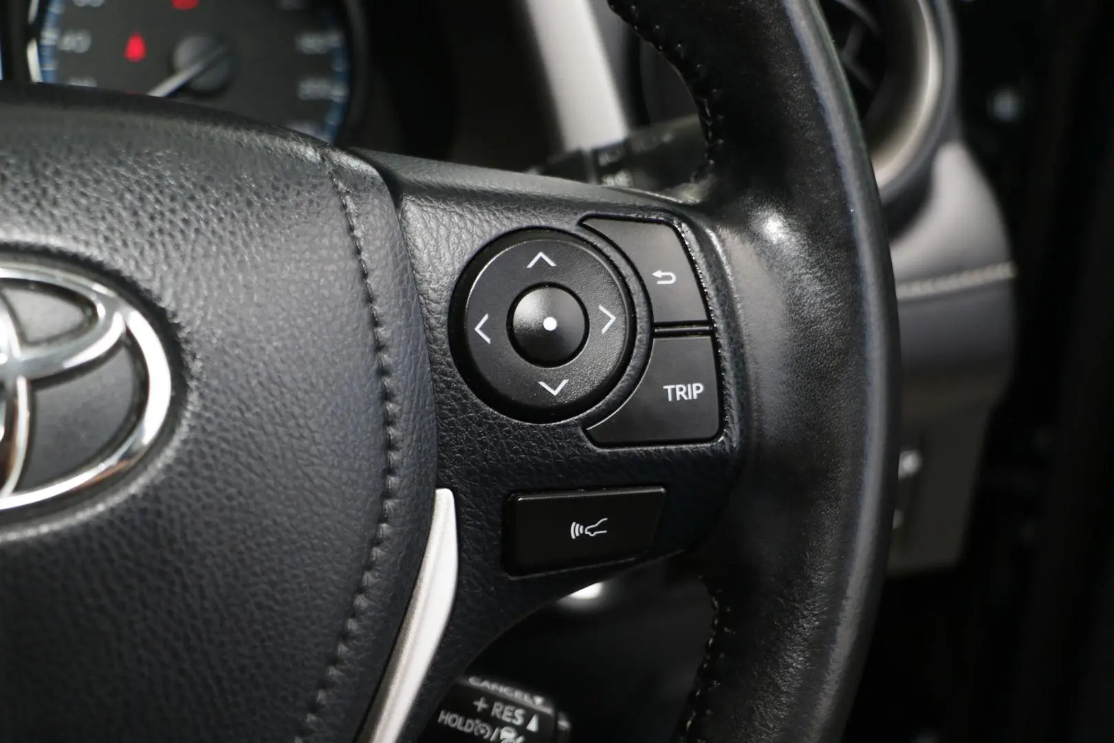 2017 Toyota RAV4 Gallery Image 14