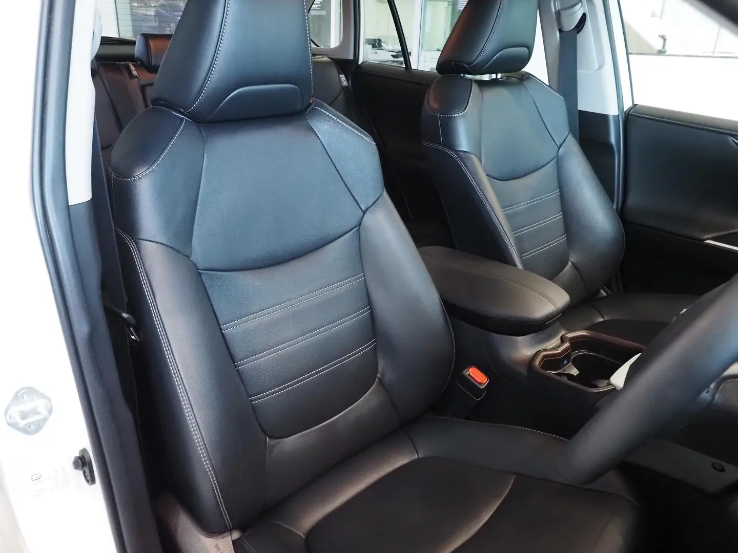 2021 Toyota RAV4 Gallery Image 23