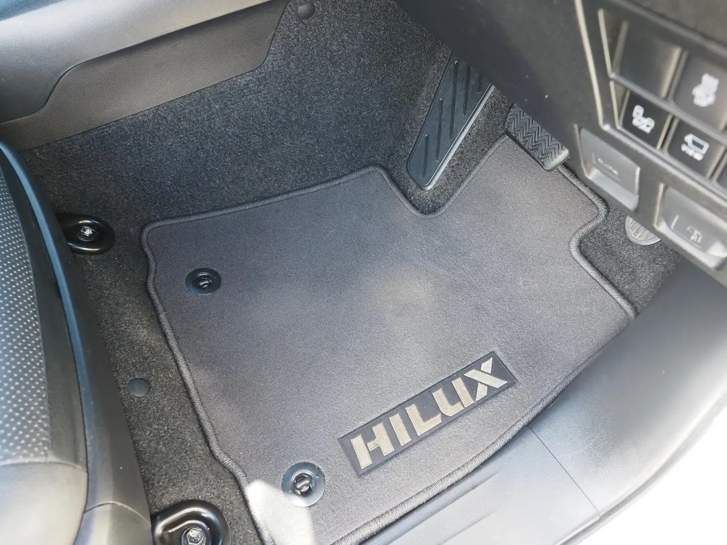 2025 Toyota Hilux Gallery Image 23