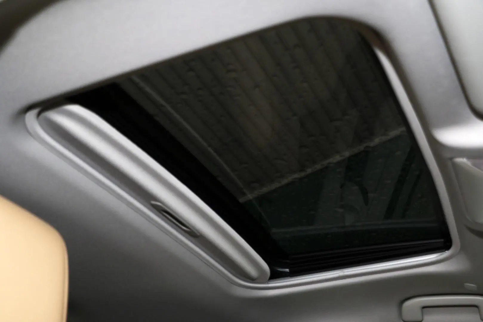2025 Toyota RAV4 Gallery Image 14