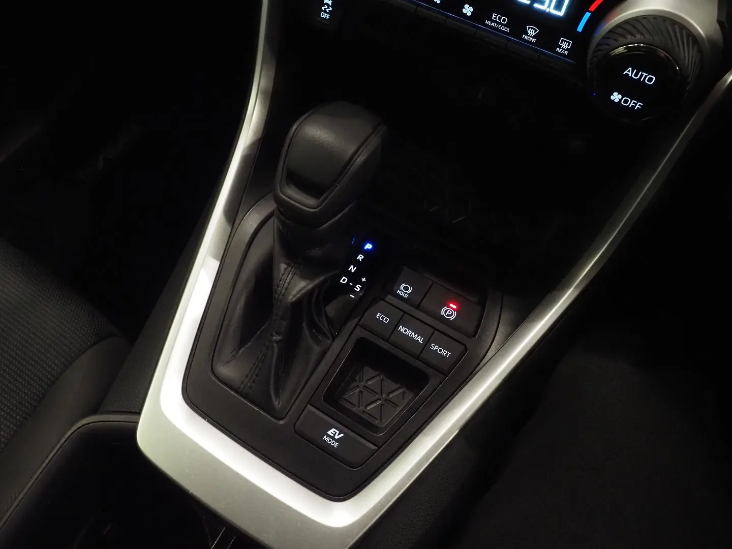 2024 Toyota RAV4 Gallery Image 15