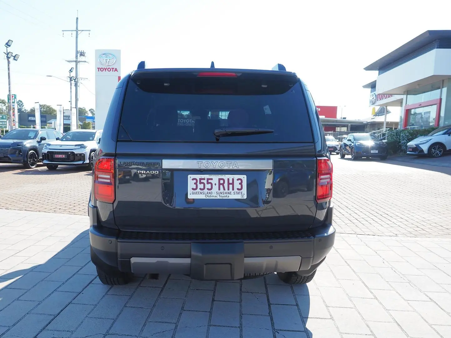 2025 Toyota Landcruiser Prado Gallery Image 11