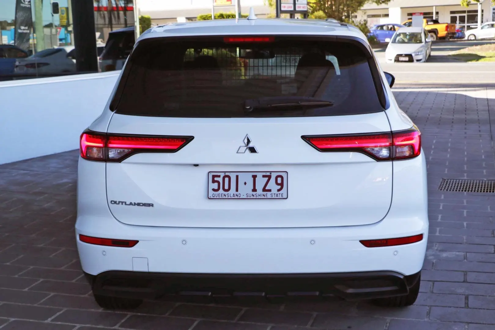 2023 Mitsubishi Outlander Gallery Image 4
