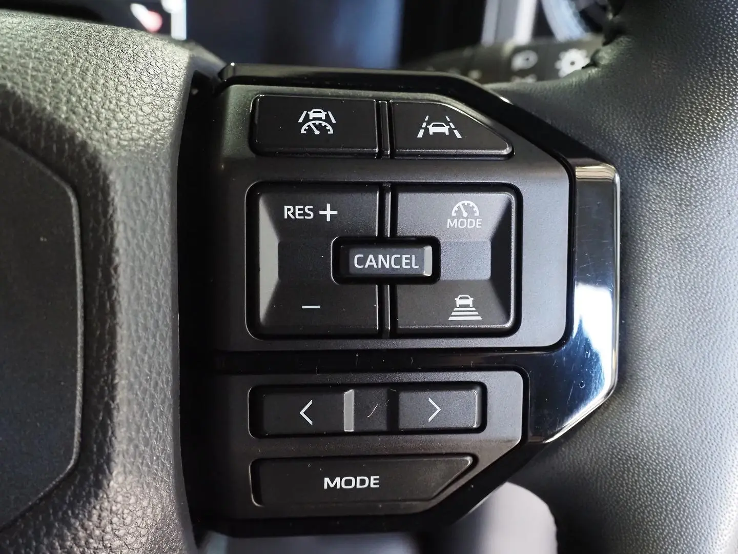 2025 Toyota Landcruiser Prado Gallery Image 29