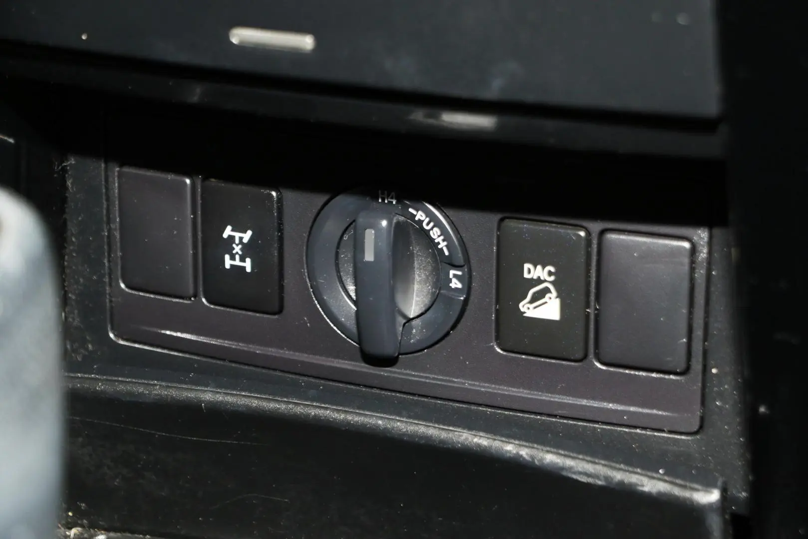 2017 Toyota Landcruiser Prado Gallery Image 16
