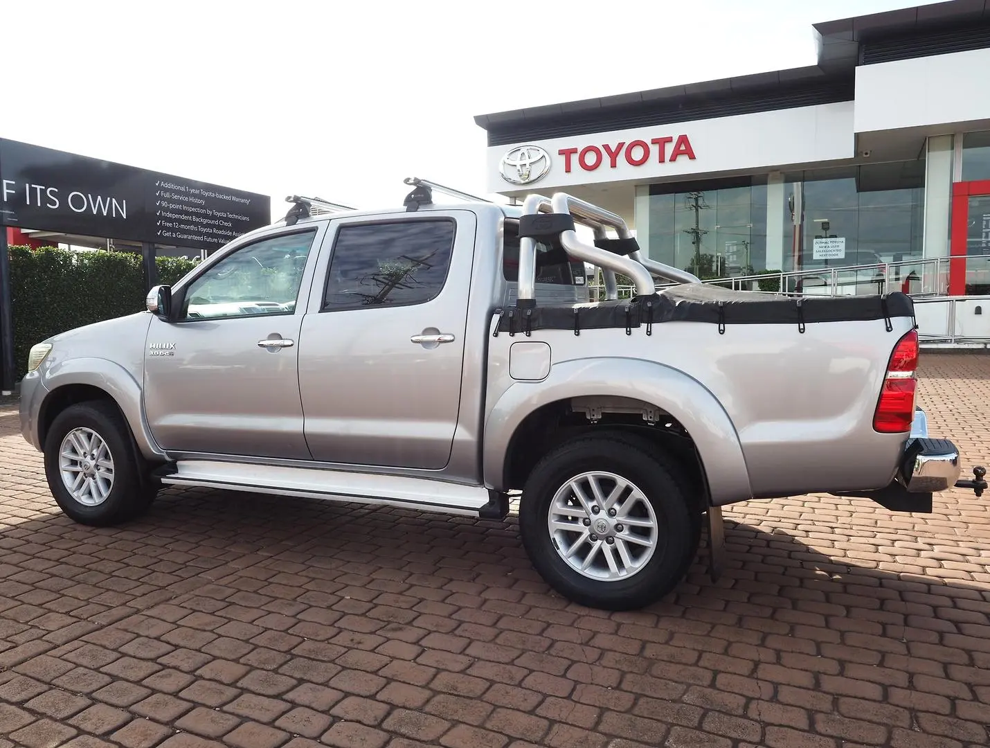 2015 Toyota Hilux Gallery Image 7