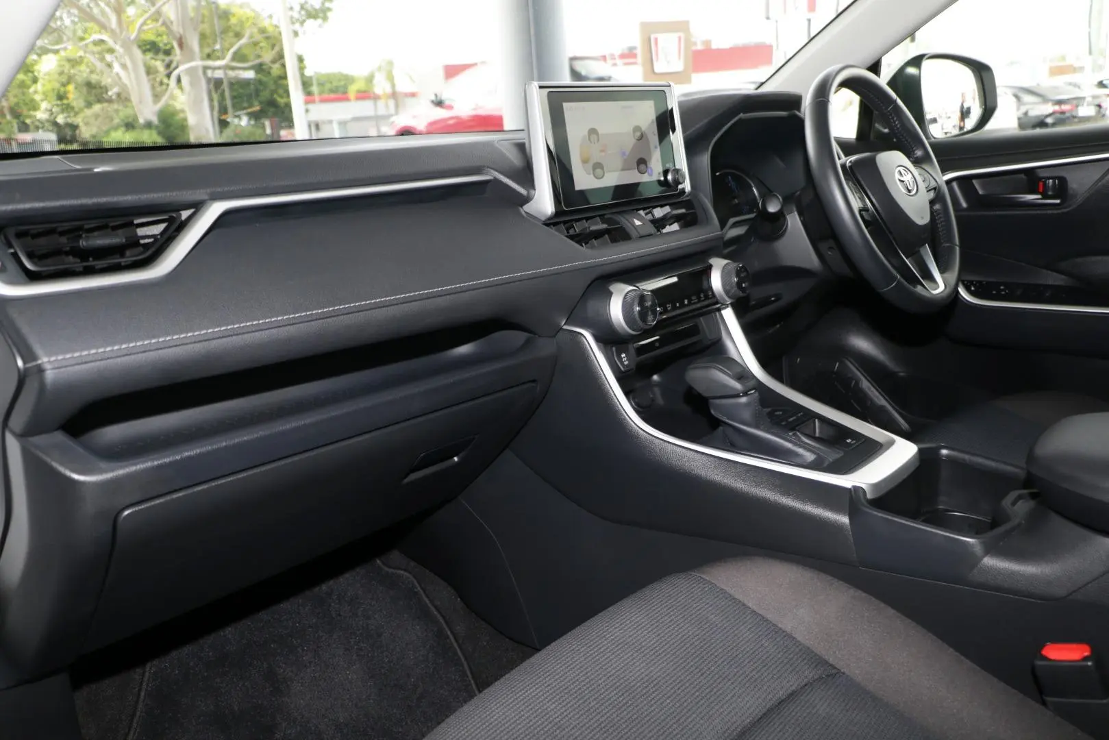 2024 Toyota RAV4 Gallery Image 7