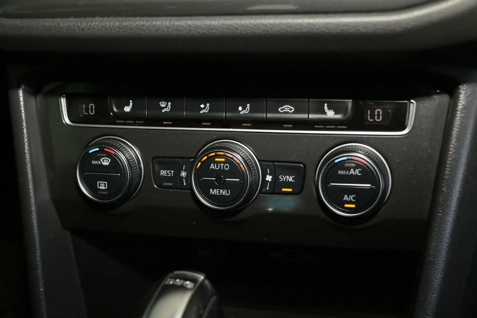 2018 Volkswagen Tiguan Gallery Image 18