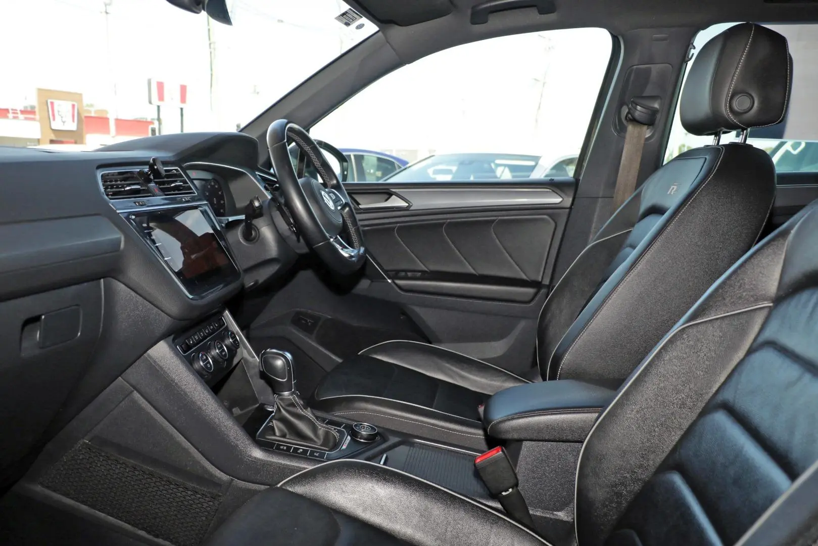 2018 Volkswagen Tiguan Gallery Image 8