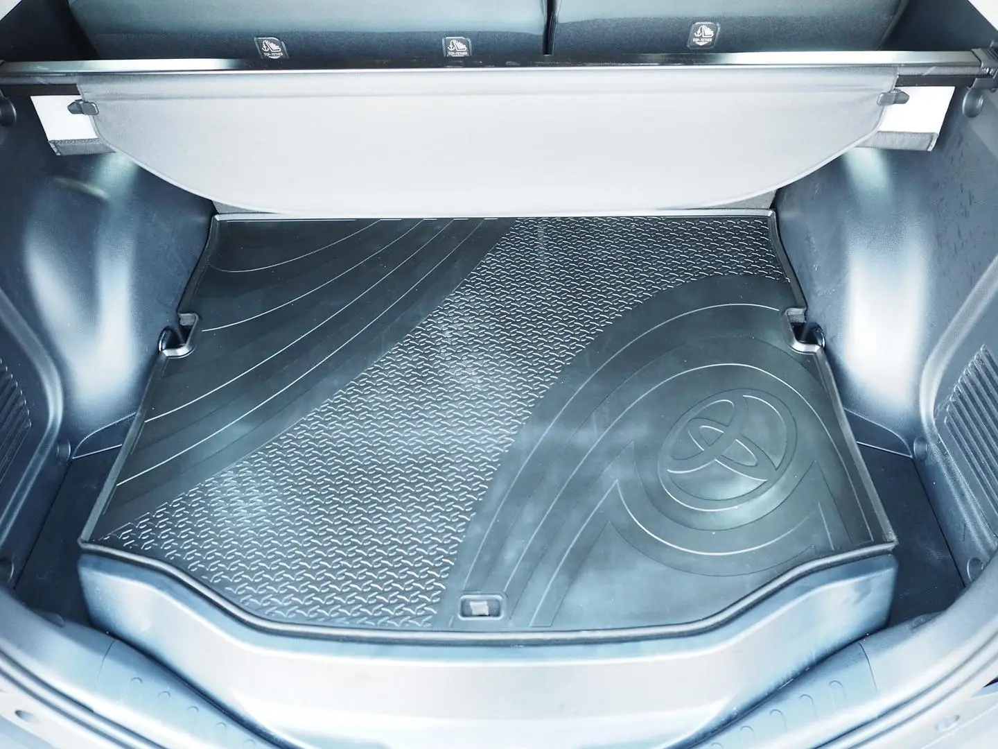 2013 Toyota RAV4 Gallery Image 16