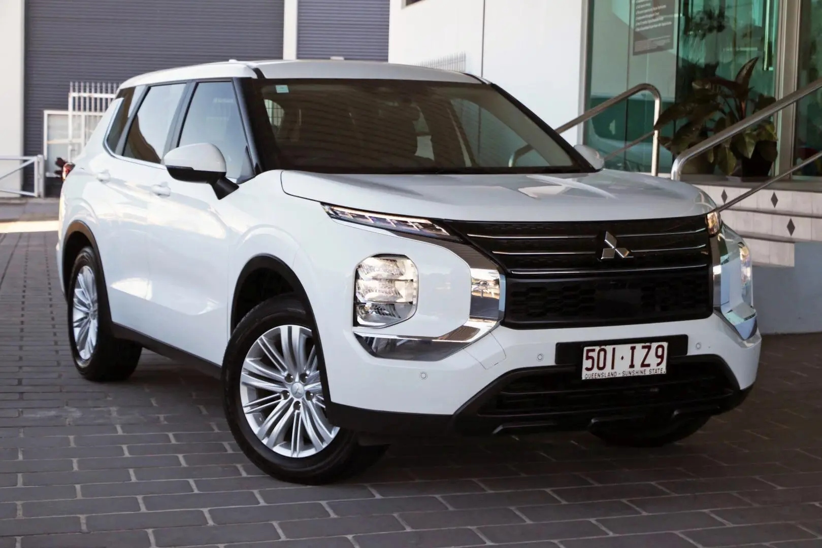 2023 Mitsubishi Outlander Image