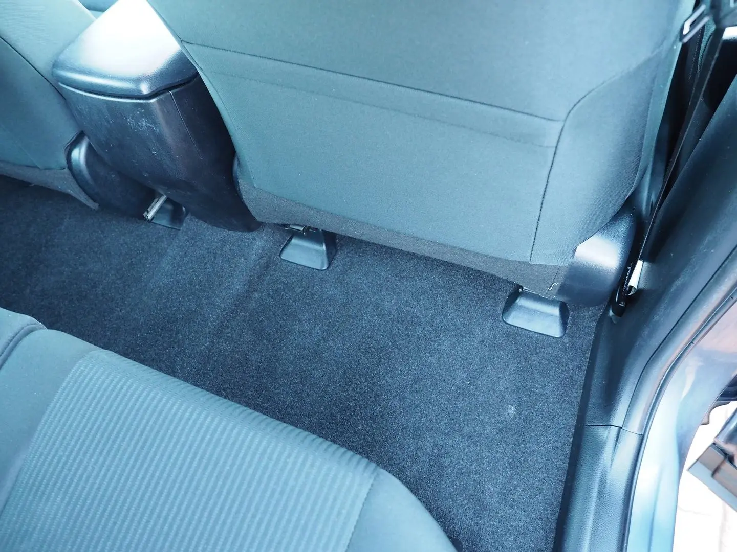 2013 Toyota RAV4 Gallery Image 19