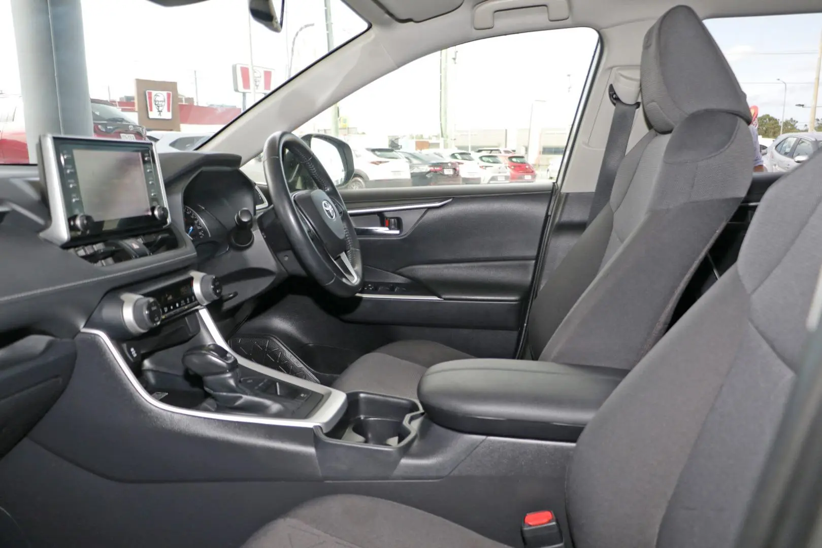 2021 Toyota RAV4 Gallery Image 8