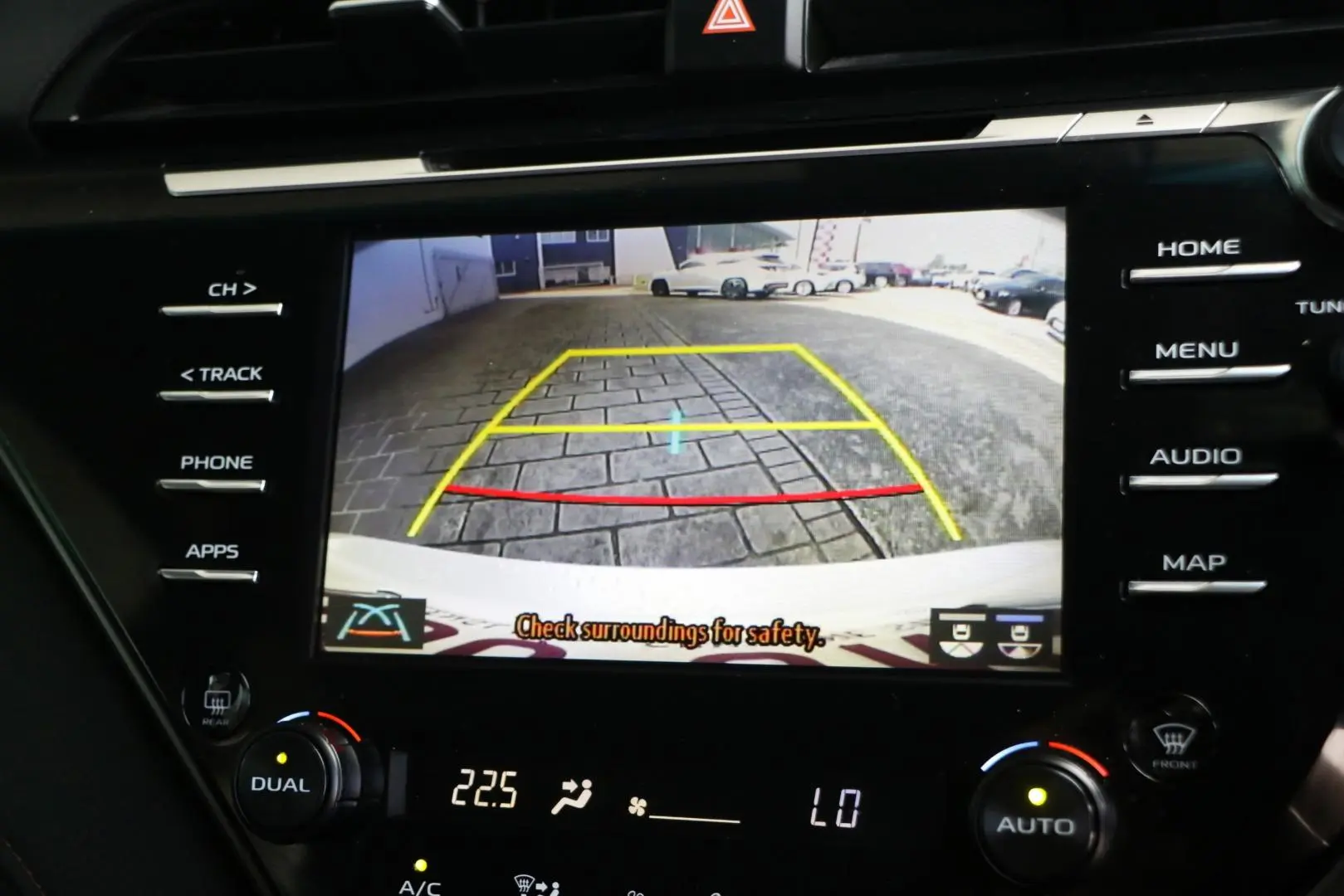 2020 Toyota Camry Gallery Image 11