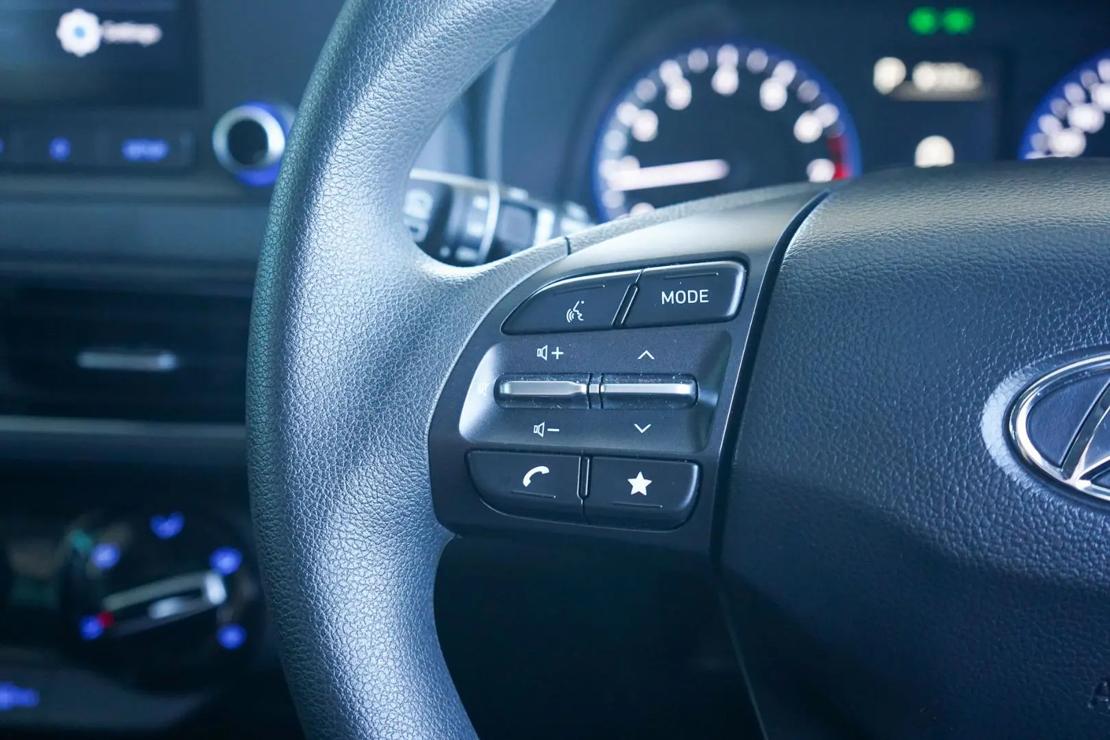 2022 Hyundai Kona Gallery Image 18