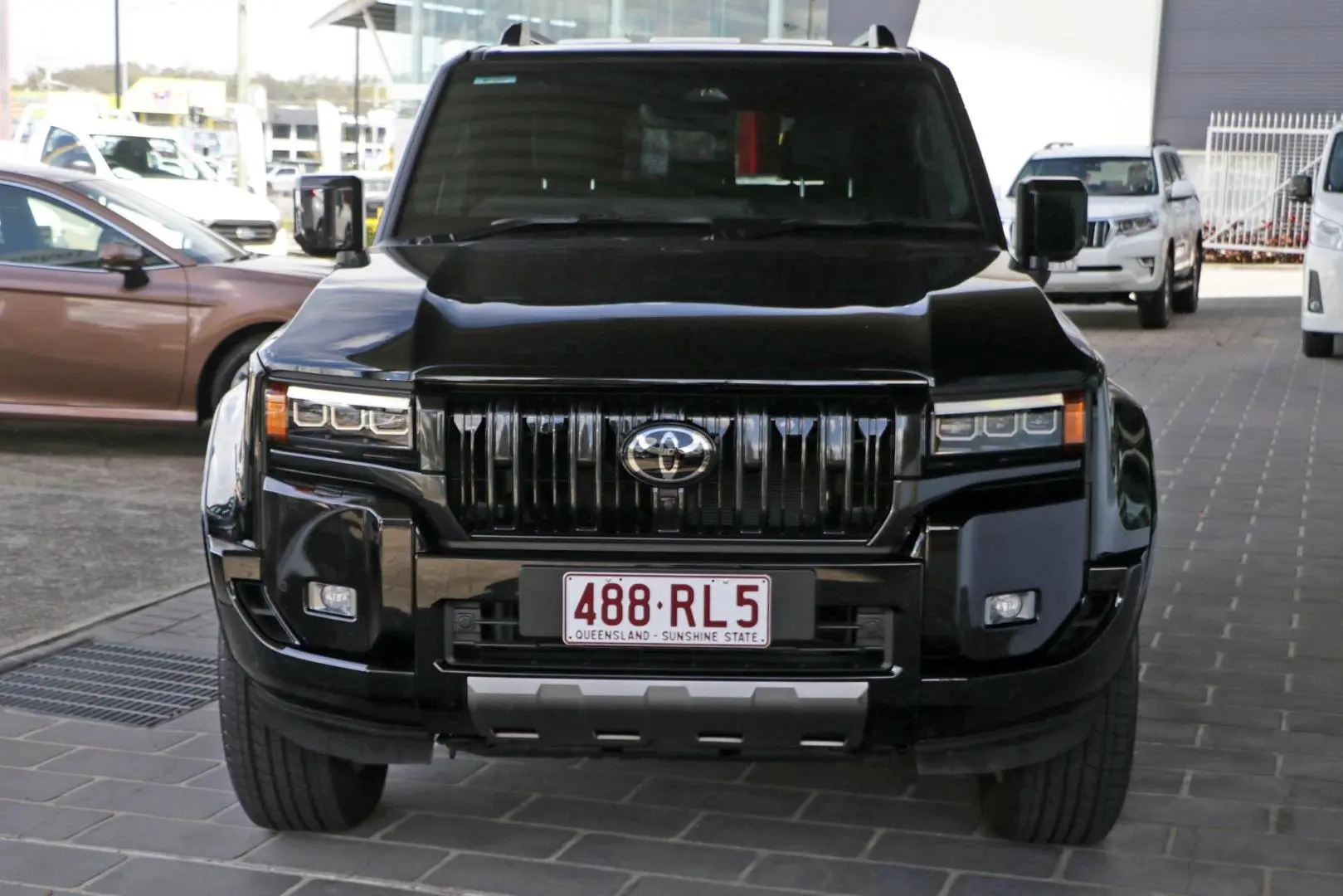 2025 Toyota Landcruiser Prado Gallery Image 3