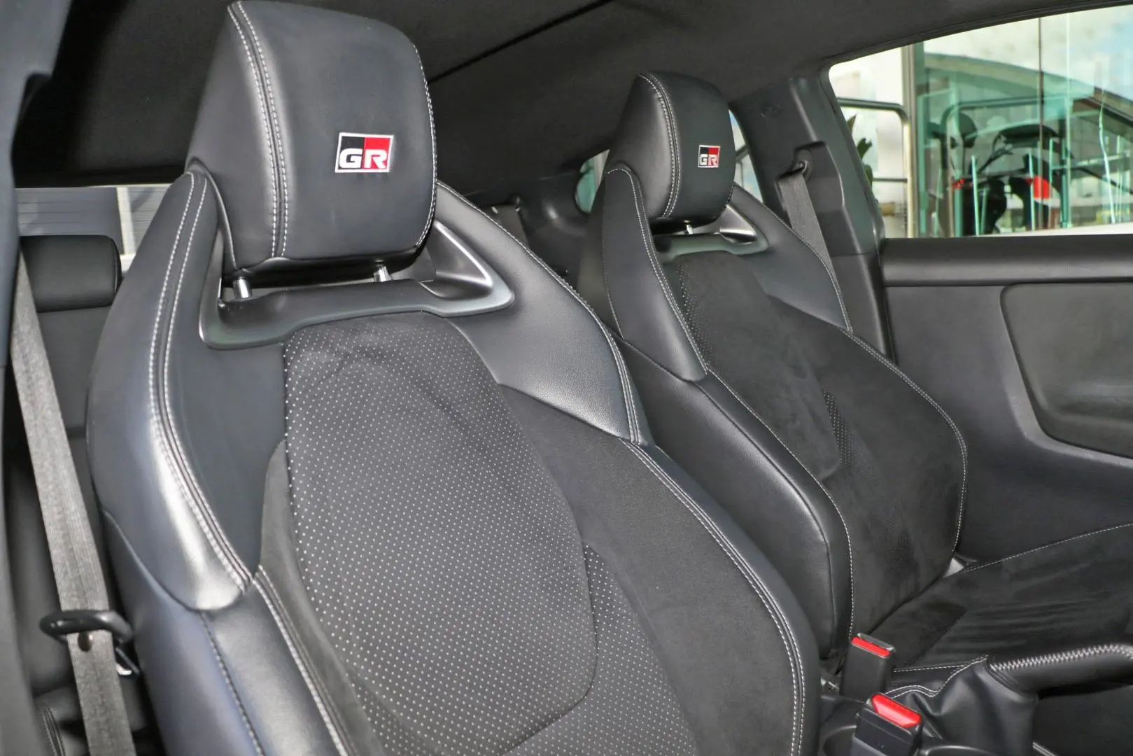 2022 Toyota Yaris Gallery Image 10