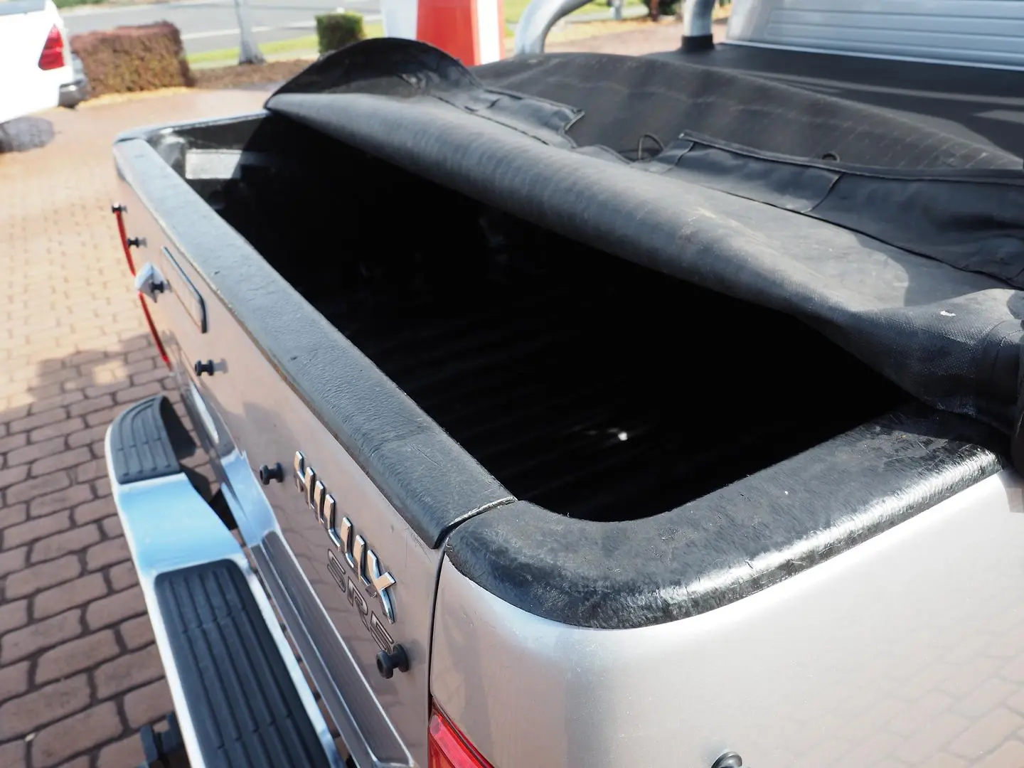 2015 Toyota Hilux Gallery Image 20