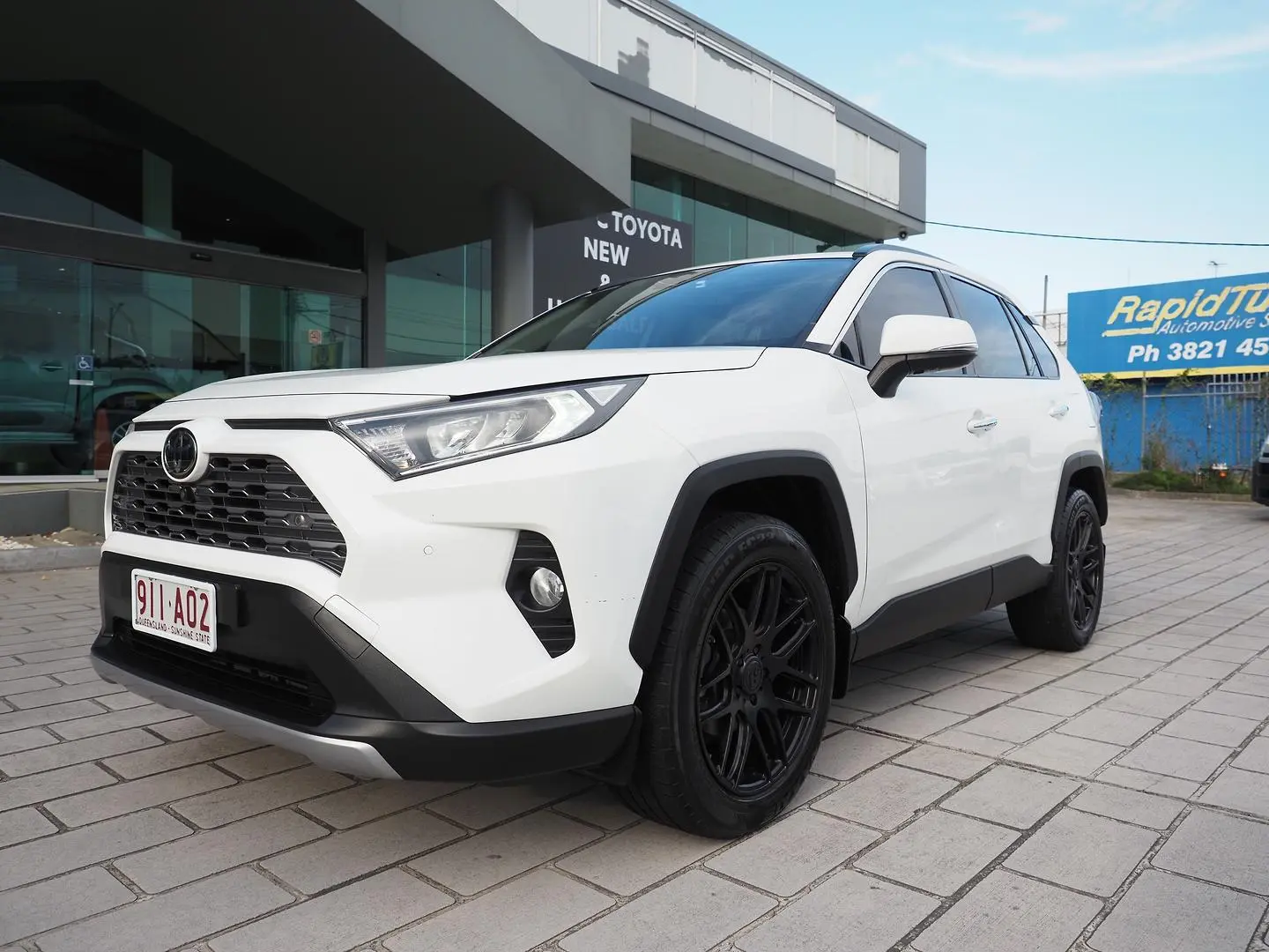 2020 Toyota RAV4 Gallery Image 9