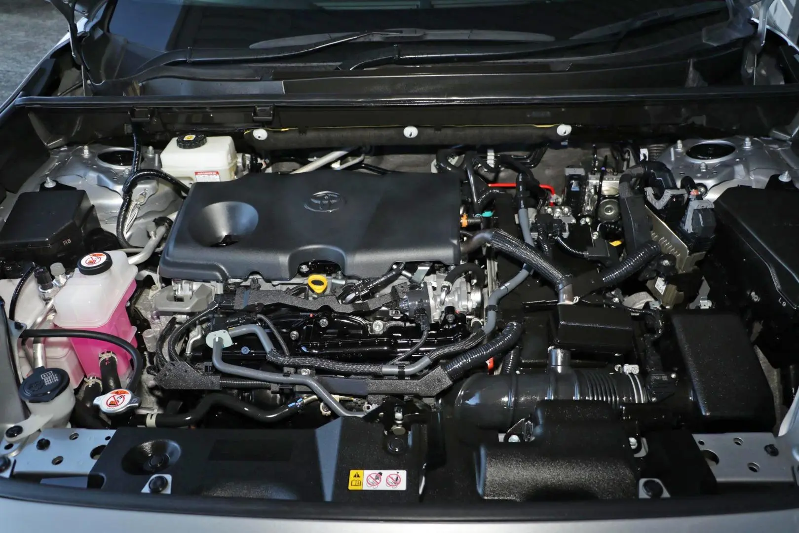 2025 Toyota RAV4 Gallery Image 22