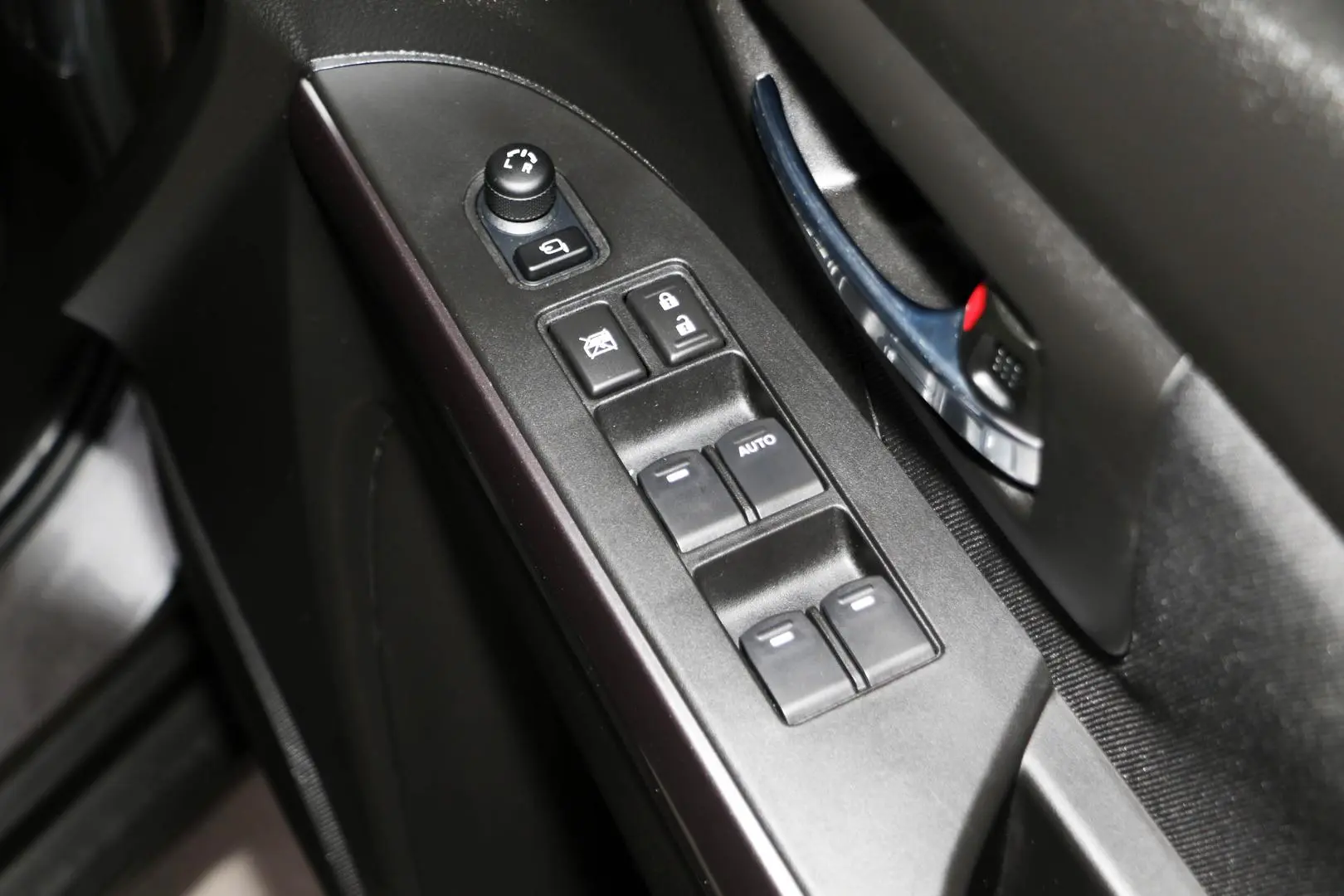 2023 Suzuki S-Cross Gallery Image 18