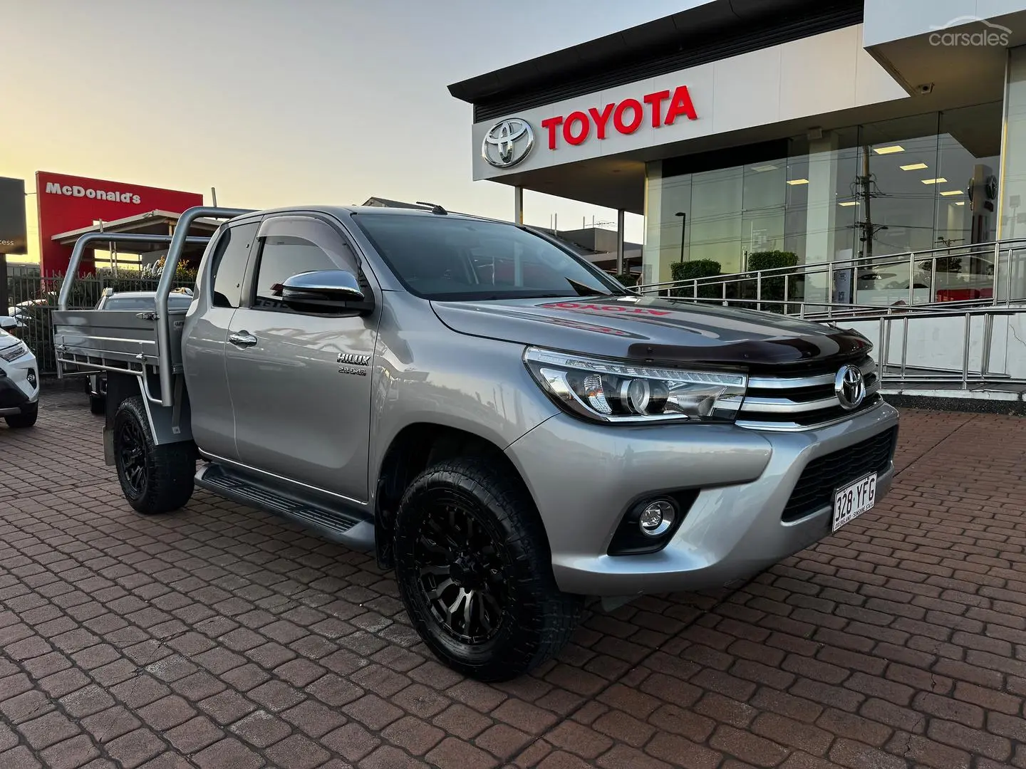 2018 Toyota Hilux Image 1