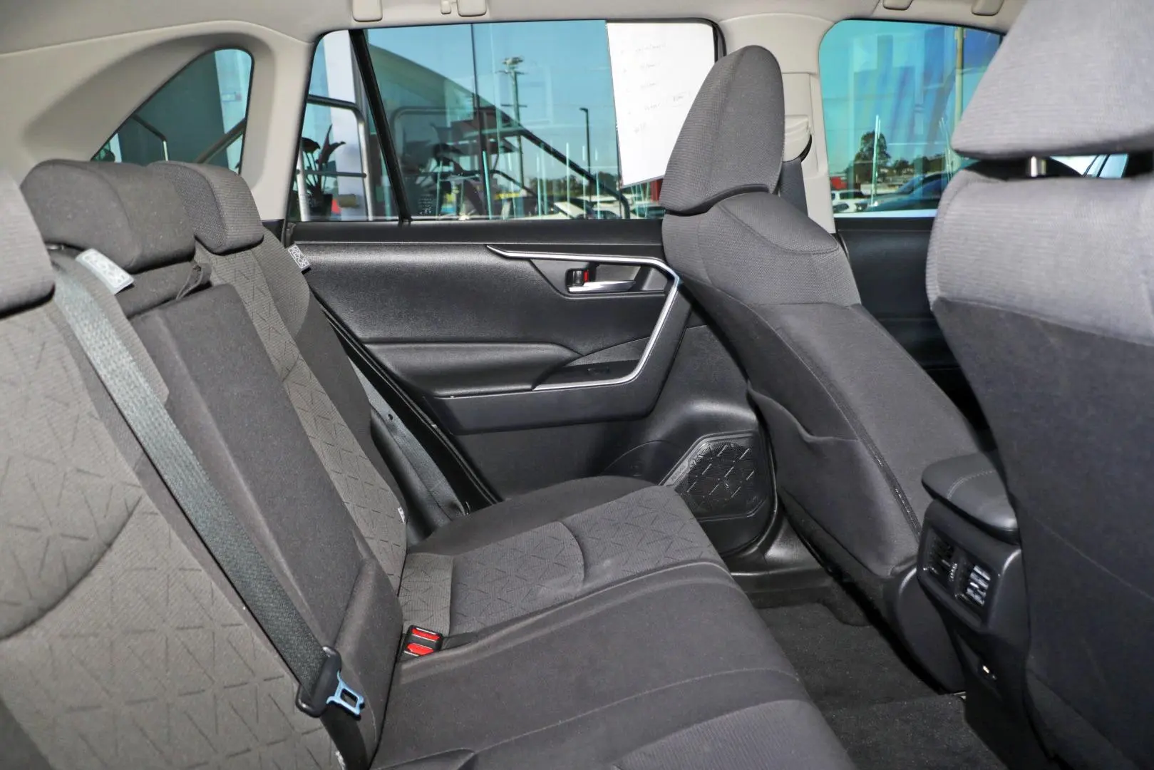 2021 Toyota RAV4 Gallery Image 9