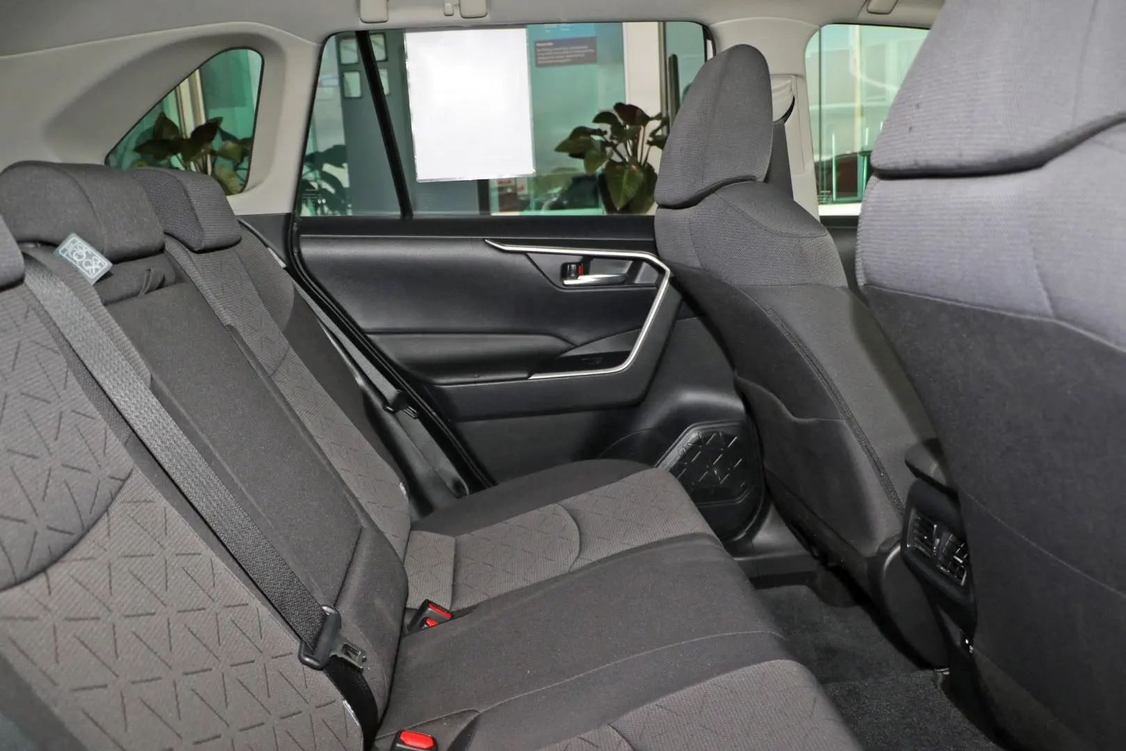 2022 Toyota RAV4 Gallery Image 9