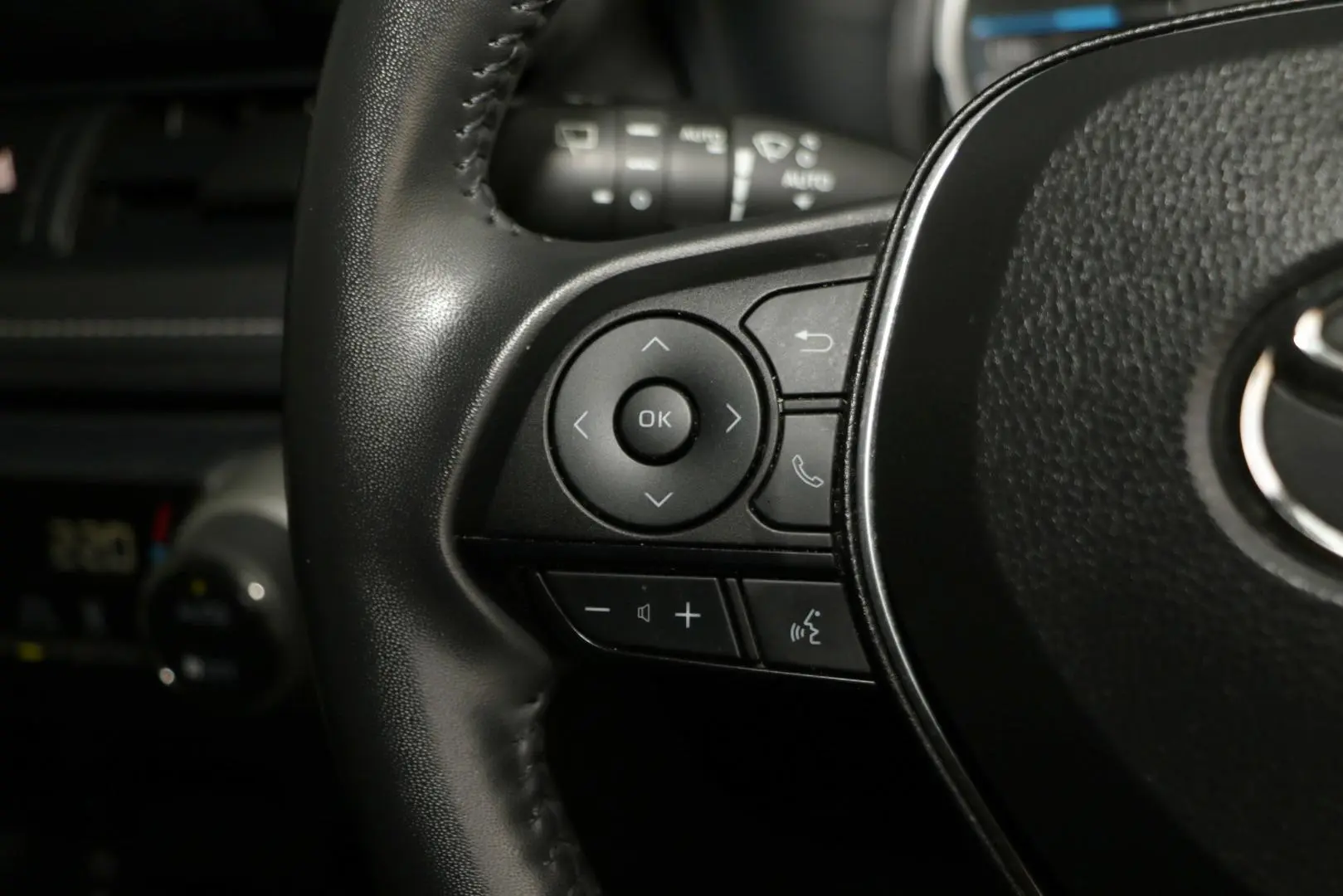 2022 Toyota RAV4 Gallery Image 17