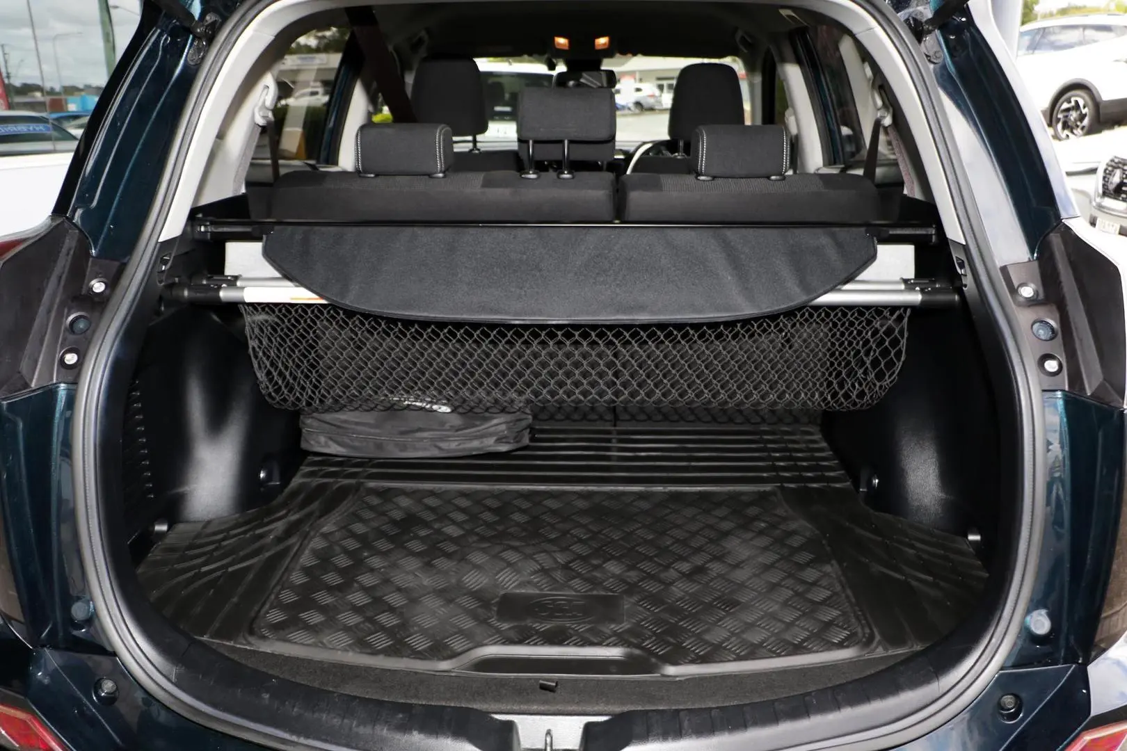 2017 Toyota RAV4 Gallery Image 21