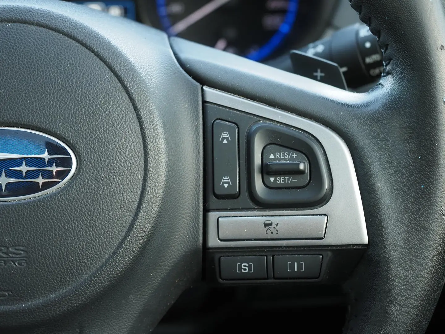 2015 Subaru Liberty Gallery Image 18