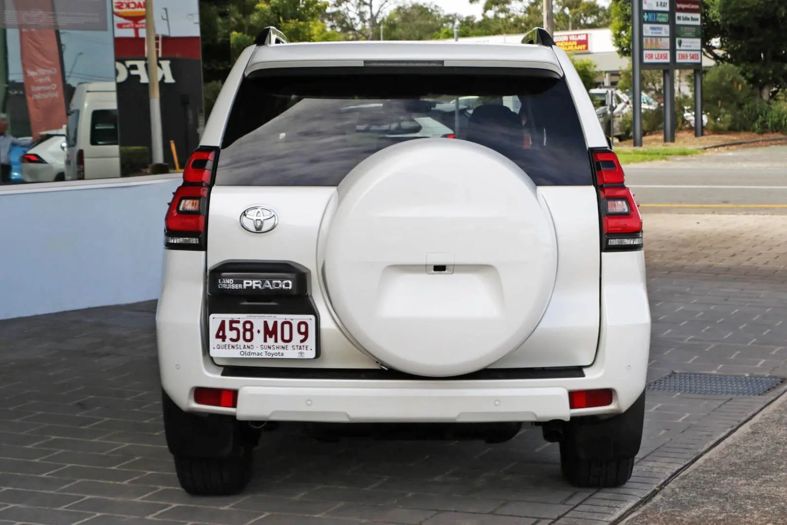 2023 Toyota Landcruiser Prado Gallery Image 4